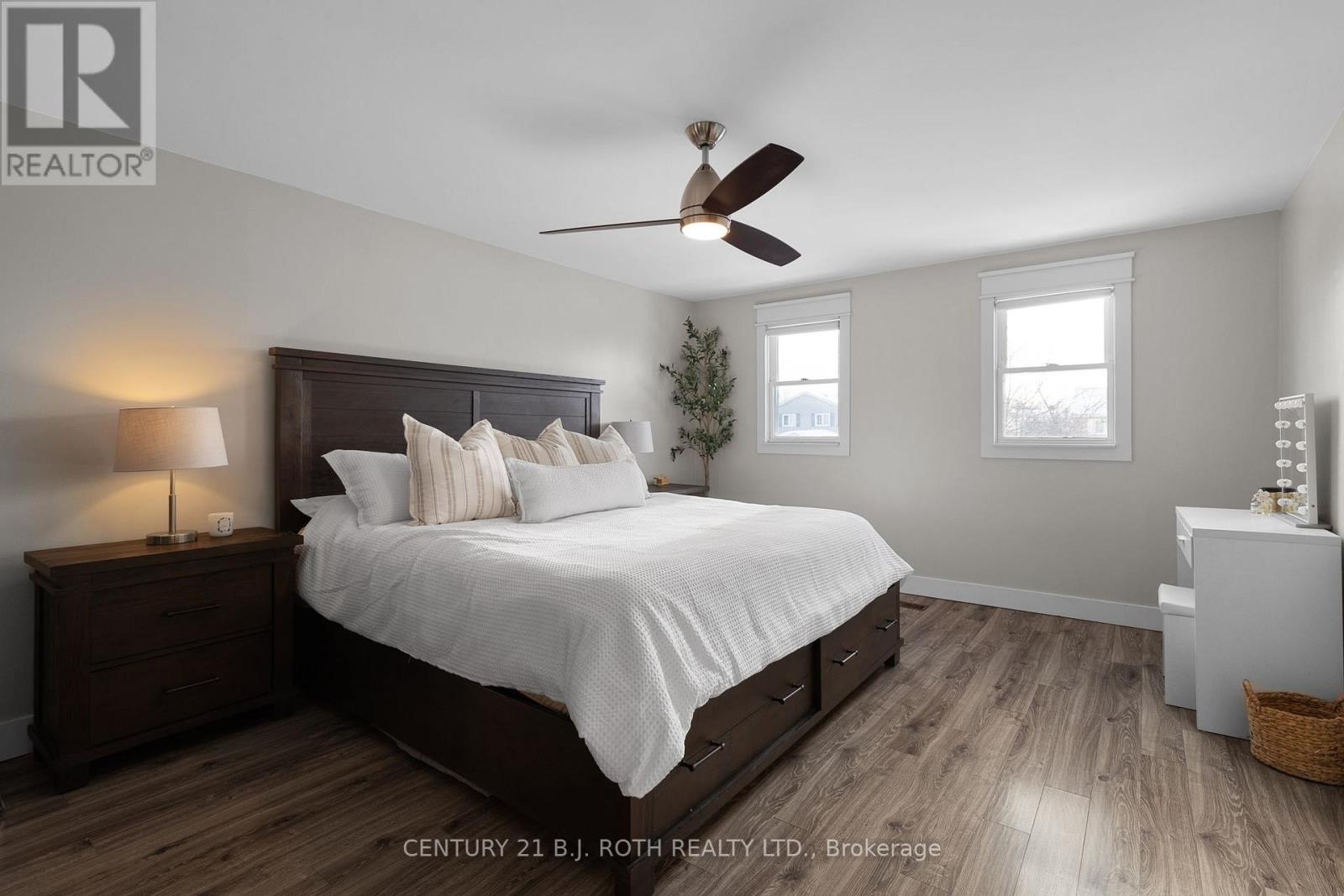 13 Hadden Crescent, Barrie, Ontario  L4M 6G6 - Photo 12 - S12817124