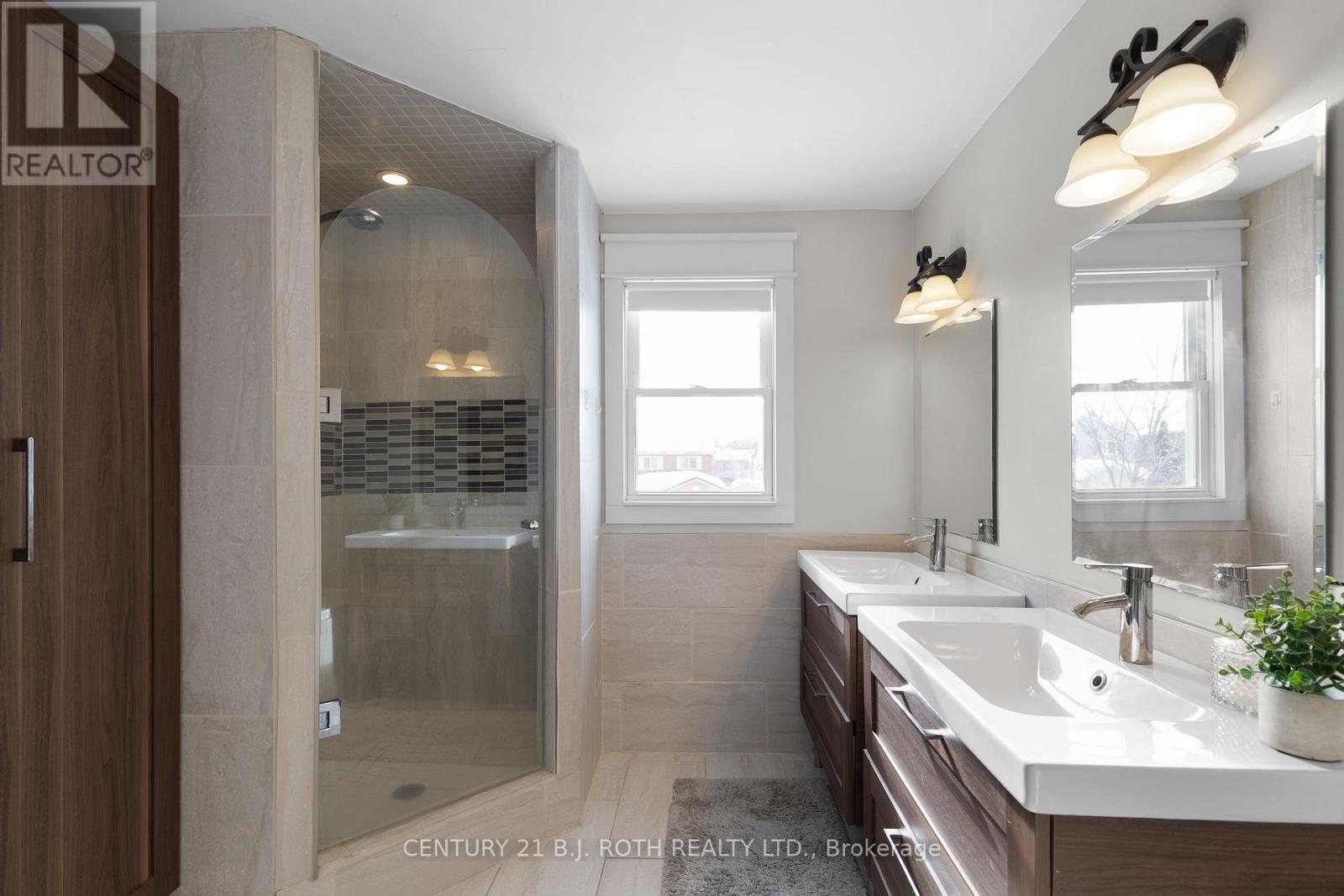 13 Hadden Crescent, Barrie, Ontario  L4M 6G6 - Photo 15 - S12817124