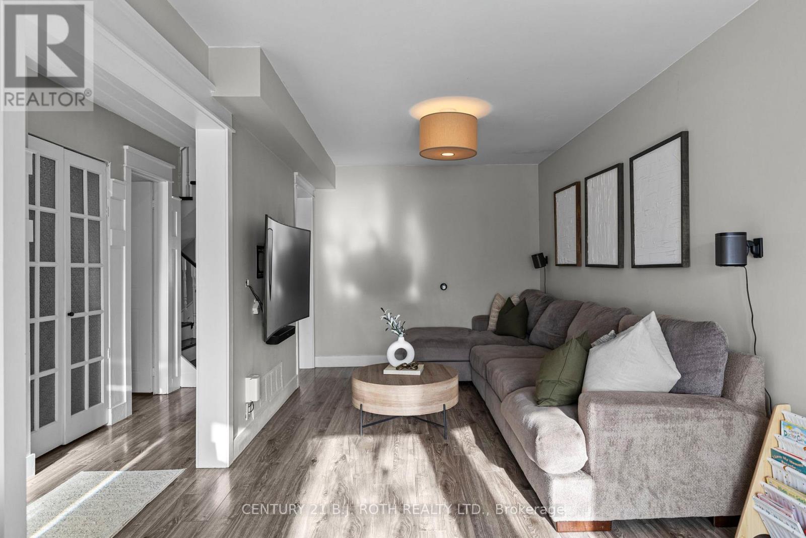 13 Hadden Crescent, Barrie, Ontario  L4M 6G6 - Photo 3 - S12817124