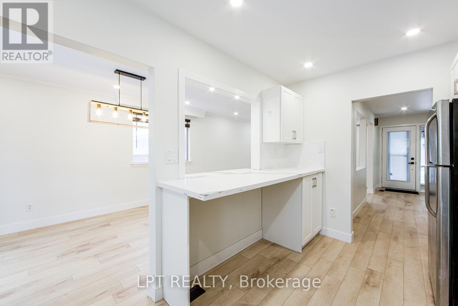 1519 Ogden Avenue, Mississauga, Ontario  L5E 2H9 - Photo 13 - W12816978