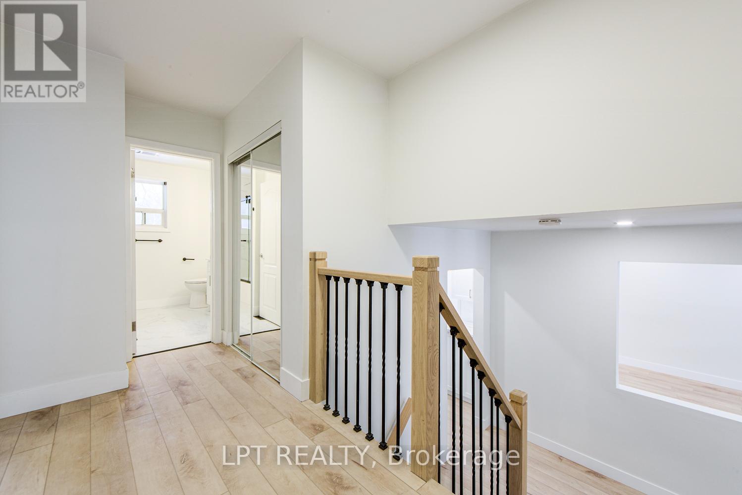 1519 Ogden Avenue, Mississauga, Ontario  L5E 2H9 - Photo 17 - W12816978