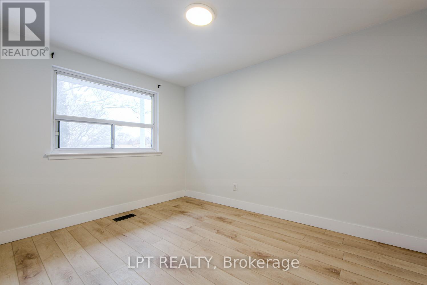 1519 Ogden Avenue, Mississauga, Ontario  L5E 2H9 - Photo 19 - W12816978