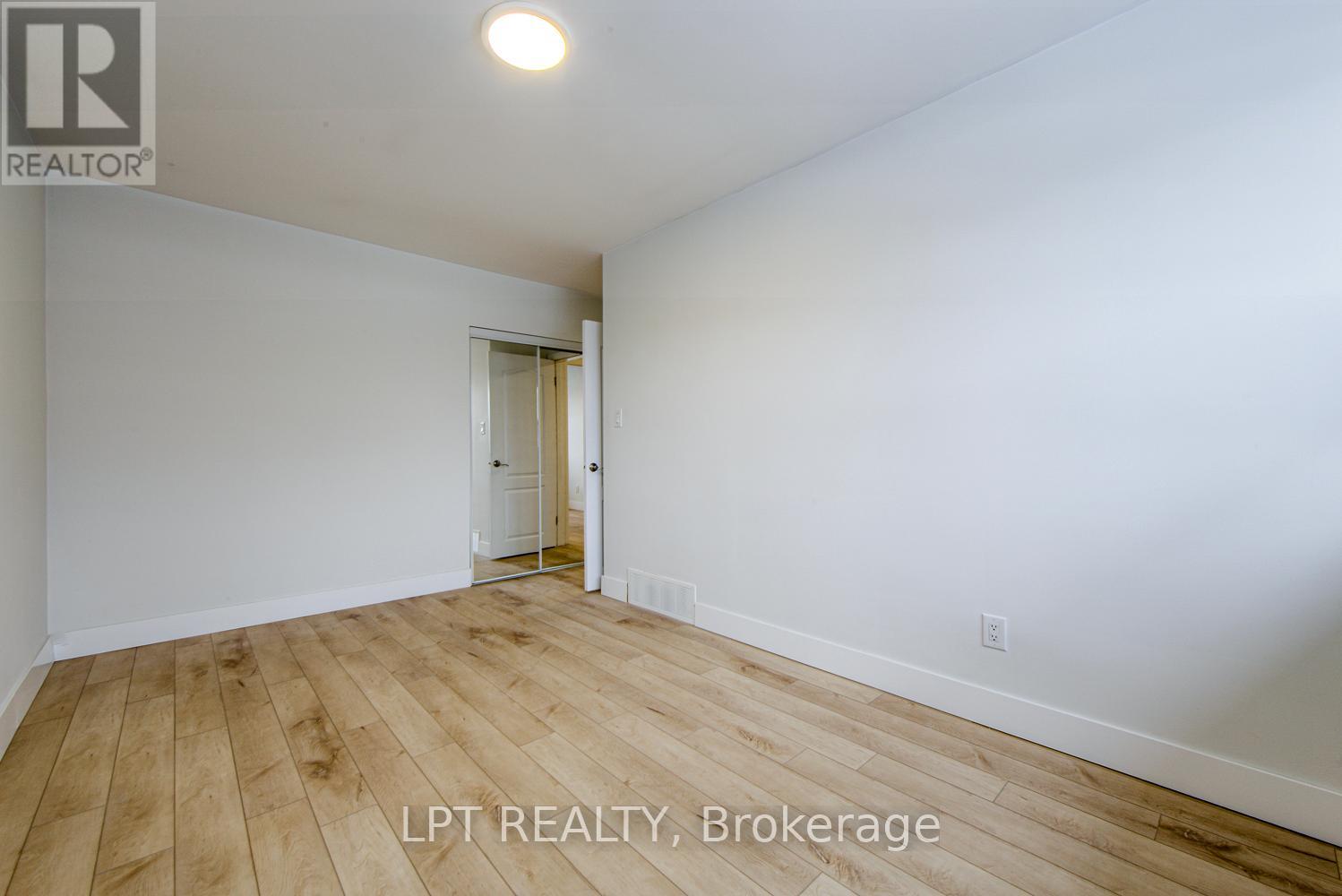 1519 Ogden Avenue, Mississauga, Ontario  L5E 2H9 - Photo 21 - W12816978