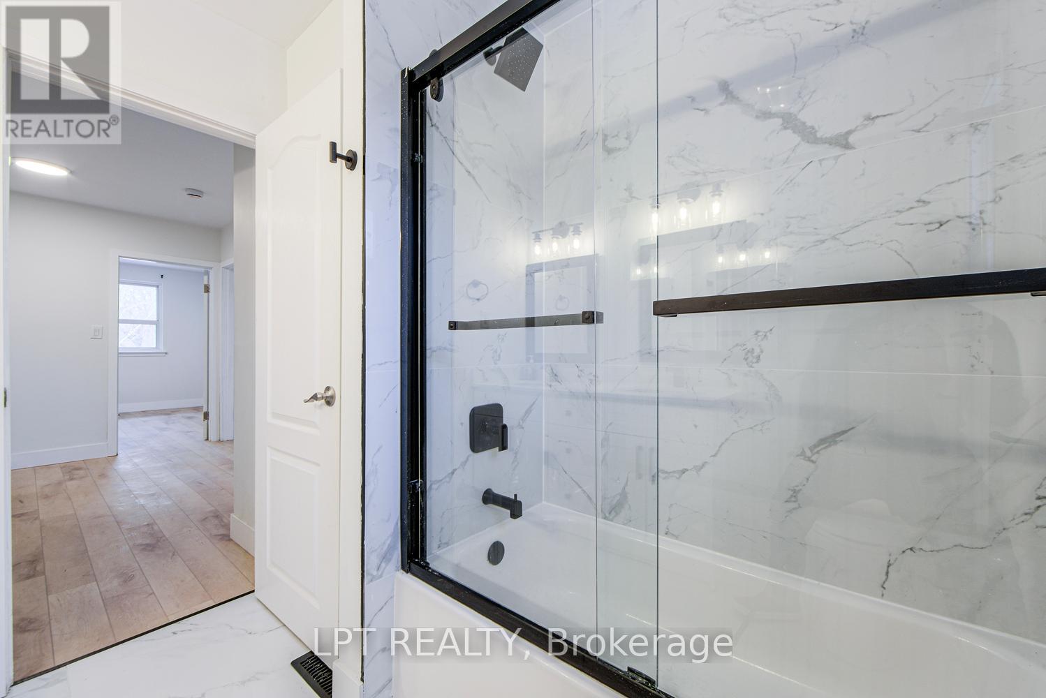 1519 Ogden Avenue, Mississauga, Ontario  L5E 2H9 - Photo 28 - W12816978