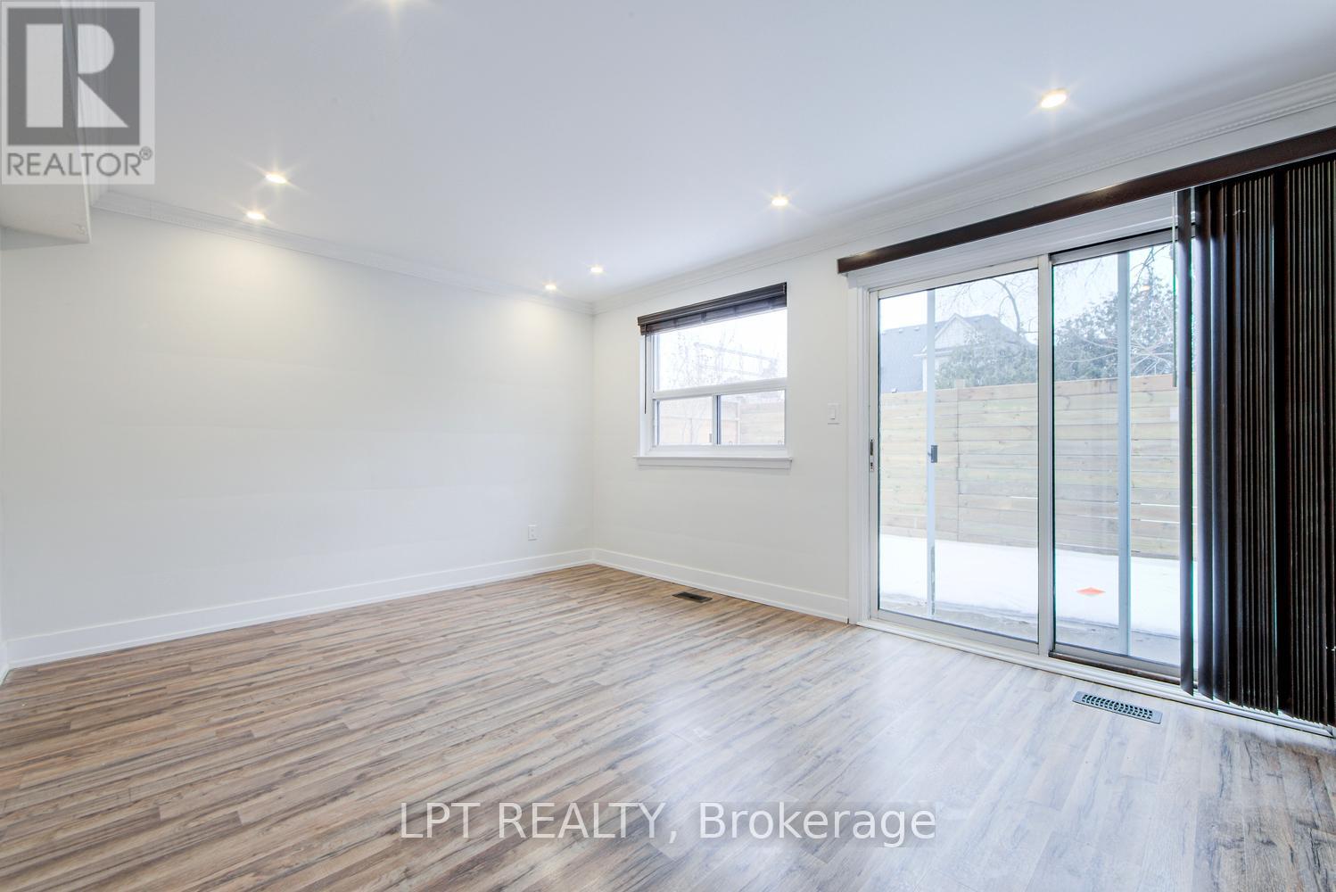 1519 Ogden Avenue, Mississauga, Ontario  L5E 2H9 - Photo 29 - W12816978