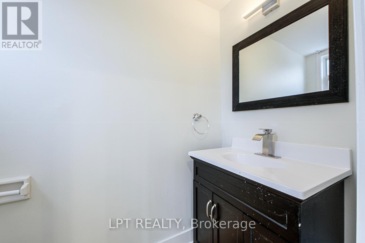 1519 Ogden Avenue, Mississauga, Ontario  L5E 2H9 - Photo 30 - W12816978