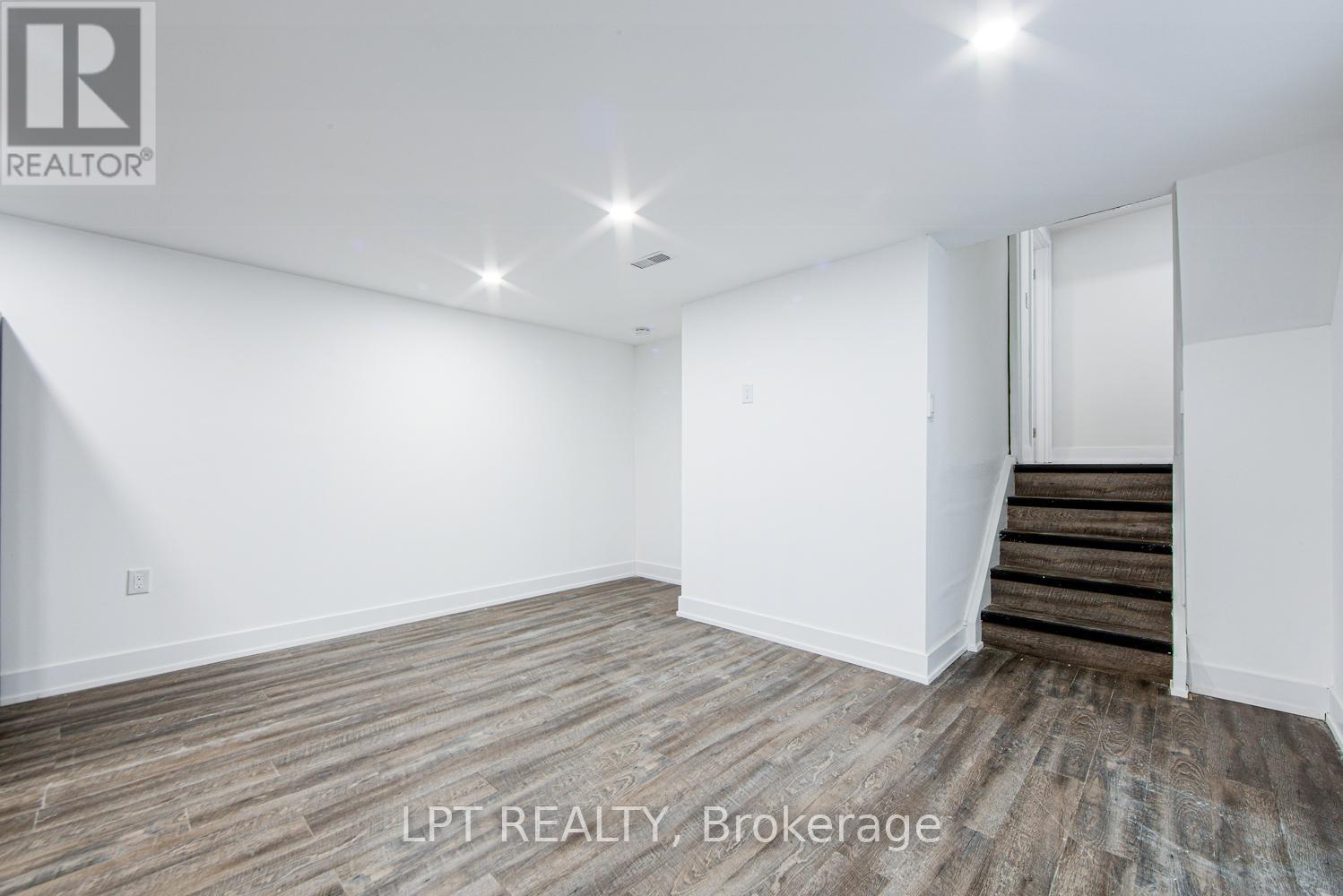 1519 Ogden Avenue, Mississauga, Ontario  L5E 2H9 - Photo 37 - W12816978