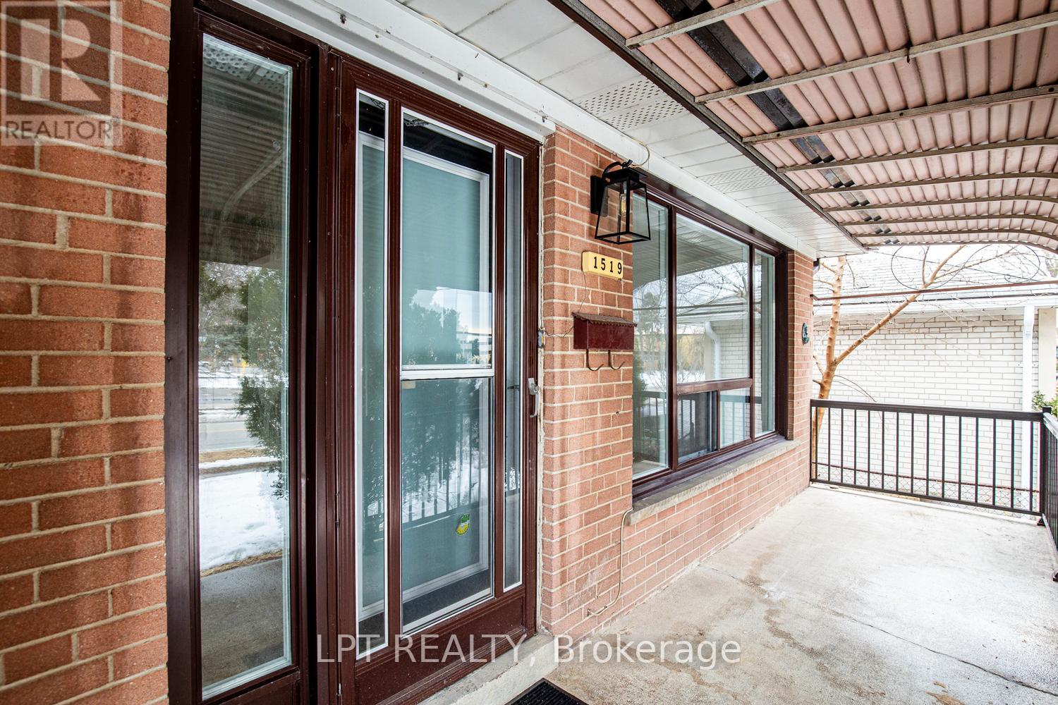 1519 Ogden Avenue, Mississauga, Ontario  L5E 2H9 - Photo 45 - W12816978