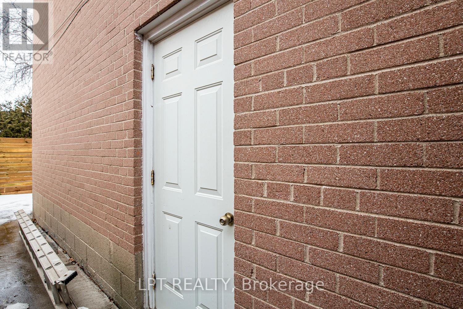 1519 Ogden Avenue, Mississauga, Ontario  L5E 2H9 - Photo 47 - W12816978