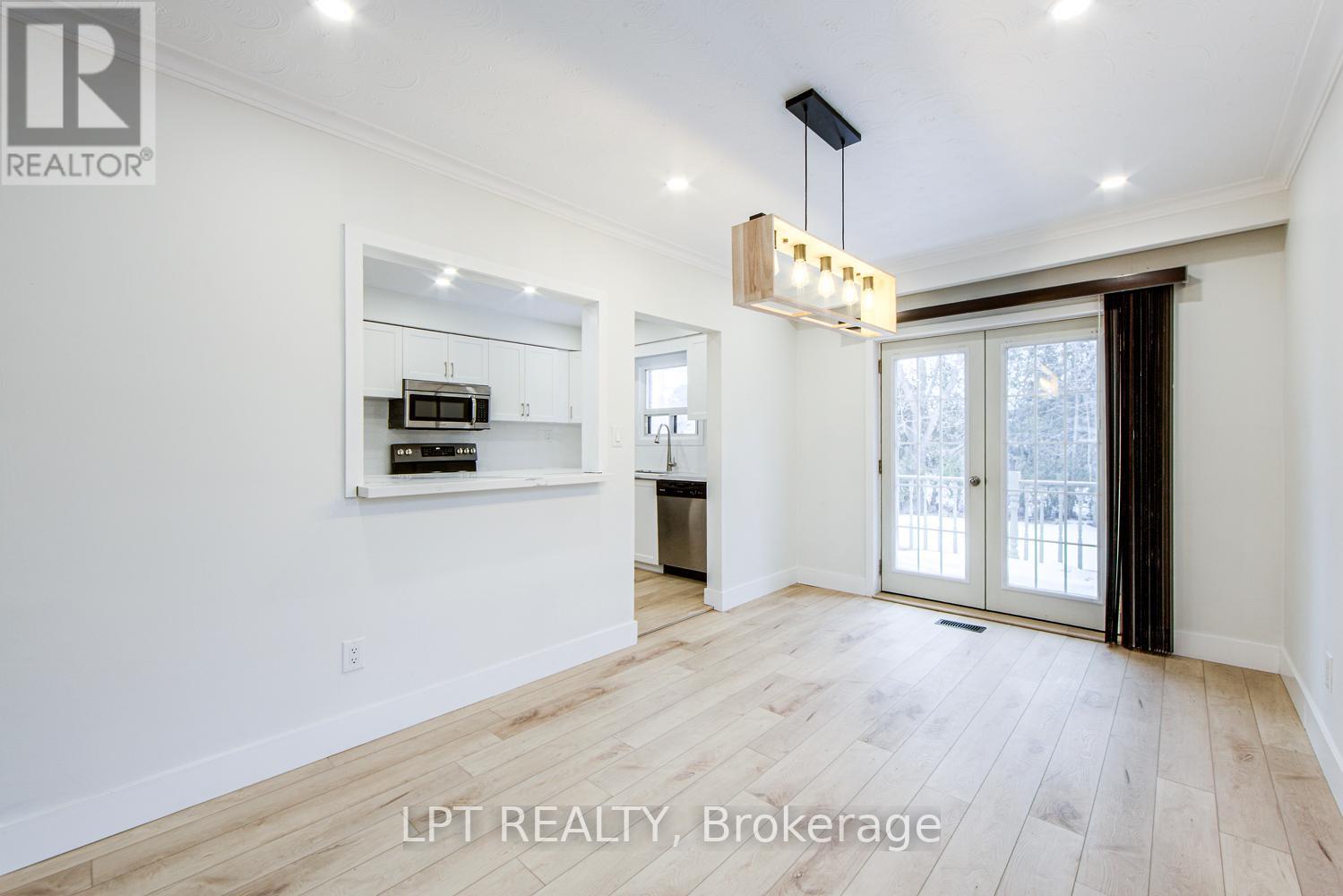 1519 Ogden Avenue, Mississauga, Ontario  L5E 2H9 - Photo 9 - W12816978