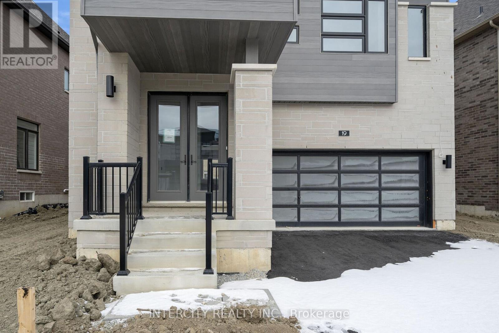 Lot 116 - 19 Kessler Drive, Brampton, Ontario  L6R 4G2 - Photo 2 - W12816986