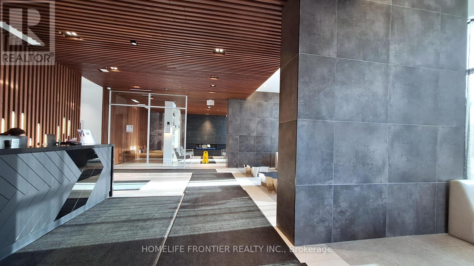 409 - 297 Oak Walk Drive, Oakville, Ontario  L6H 6Z3 - Photo 18 - W12817026