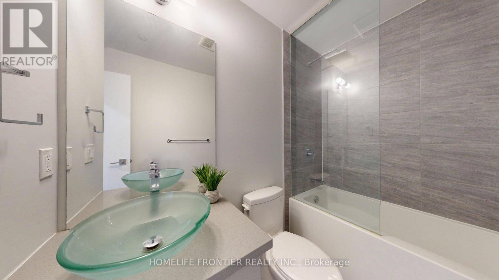 409 - 297 Oak Walk Drive, Oakville, Ontario  L6H 6Z3 - Photo 7 - W12817026