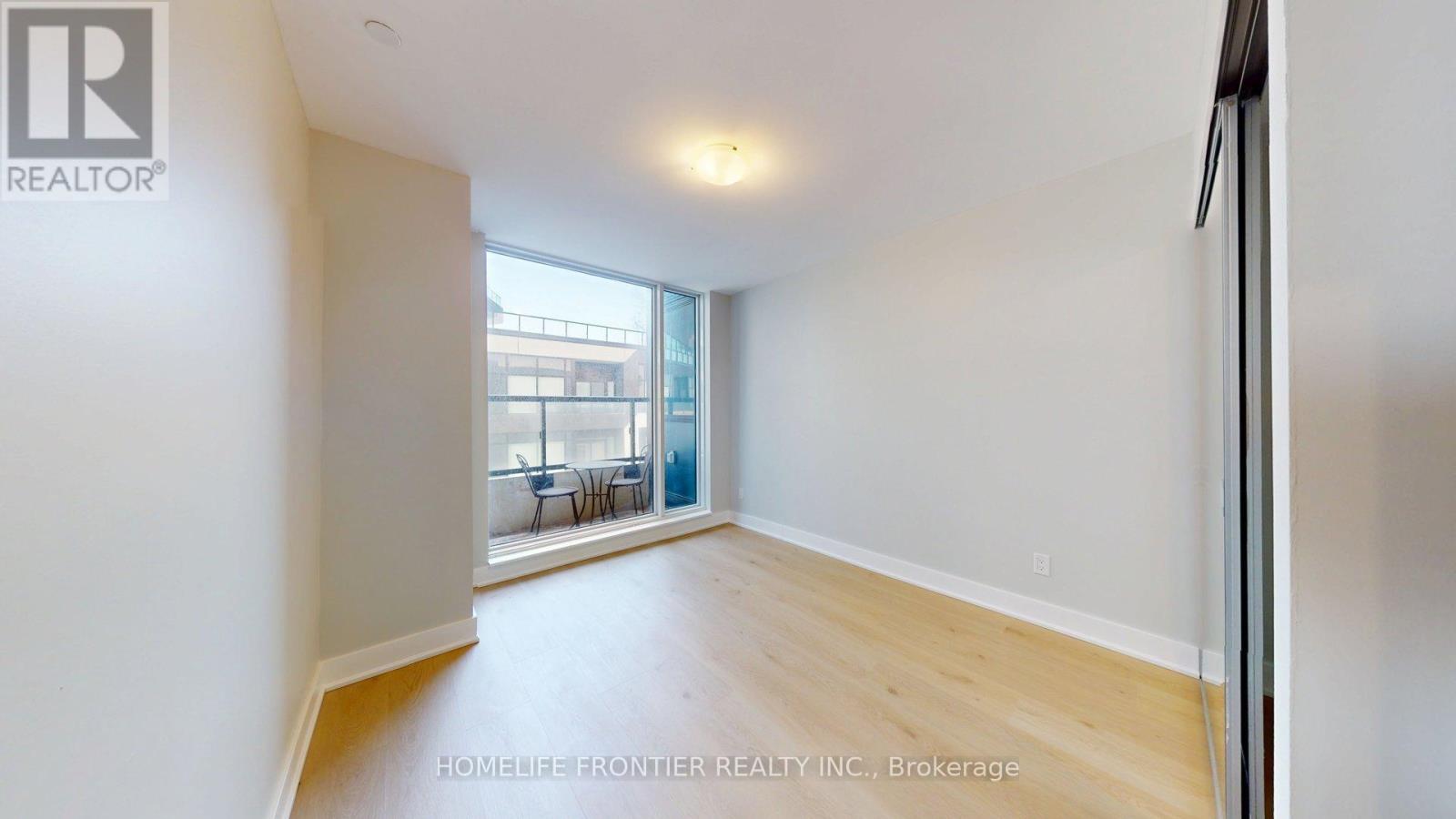 409 - 297 Oak Walk Drive, Oakville, Ontario  L6H 6Z3 - Photo 9 - W12817026