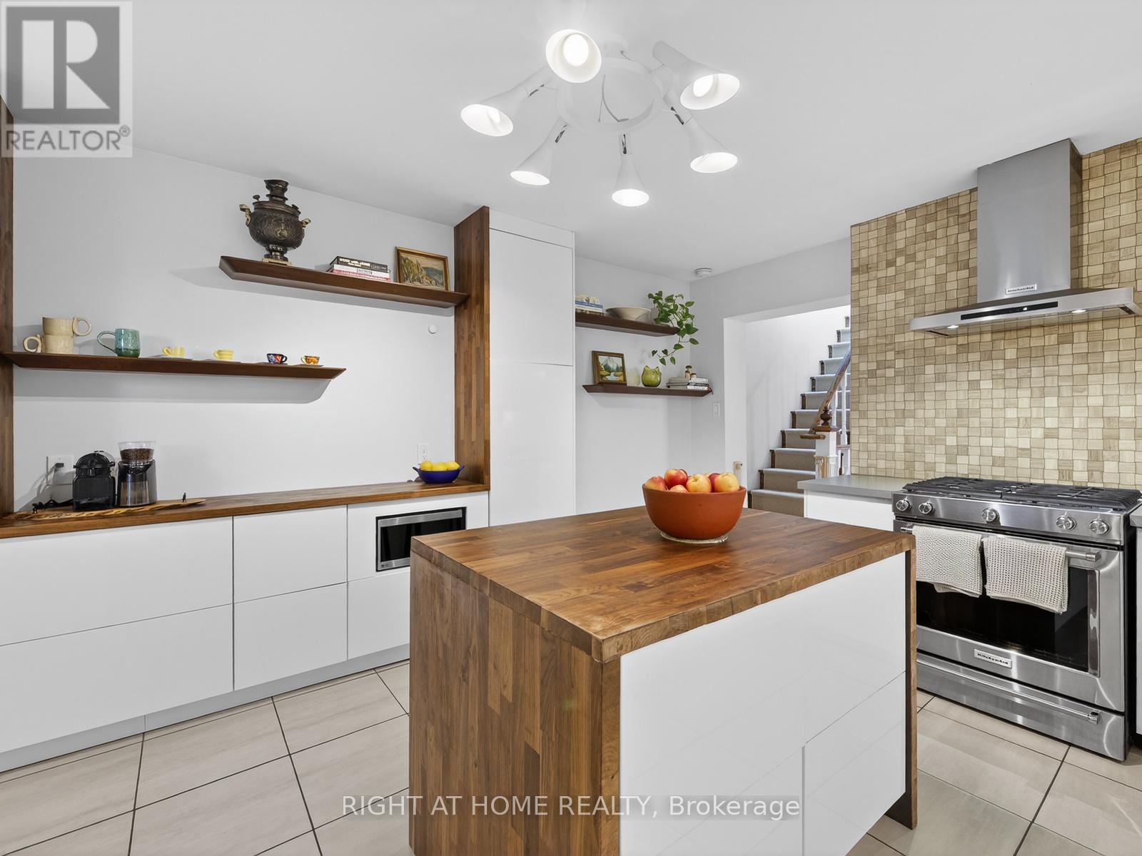 355 Caledonia Road, Toronto, Ontario  M6E 4T7 - Photo 12 - W12817030