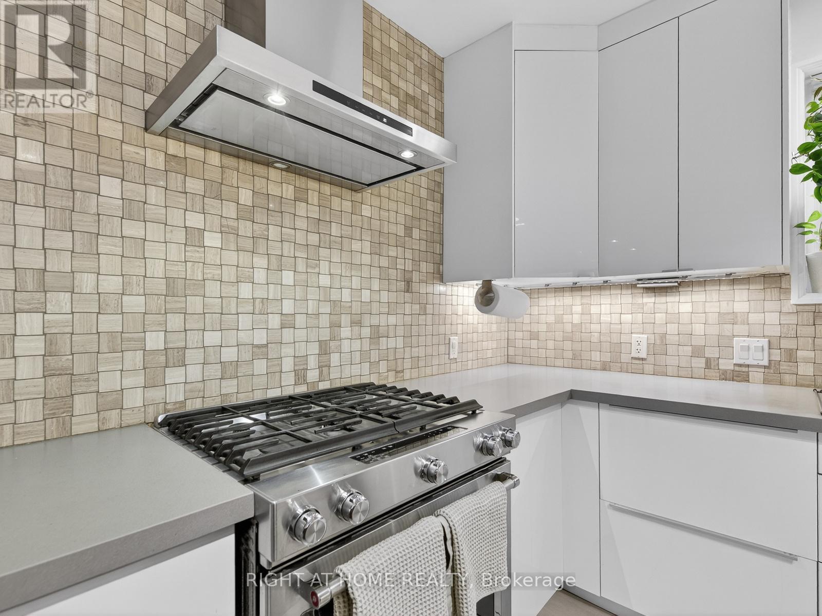 355 Caledonia Road, Toronto, Ontario  M6E 4T7 - Photo 13 - W12817030