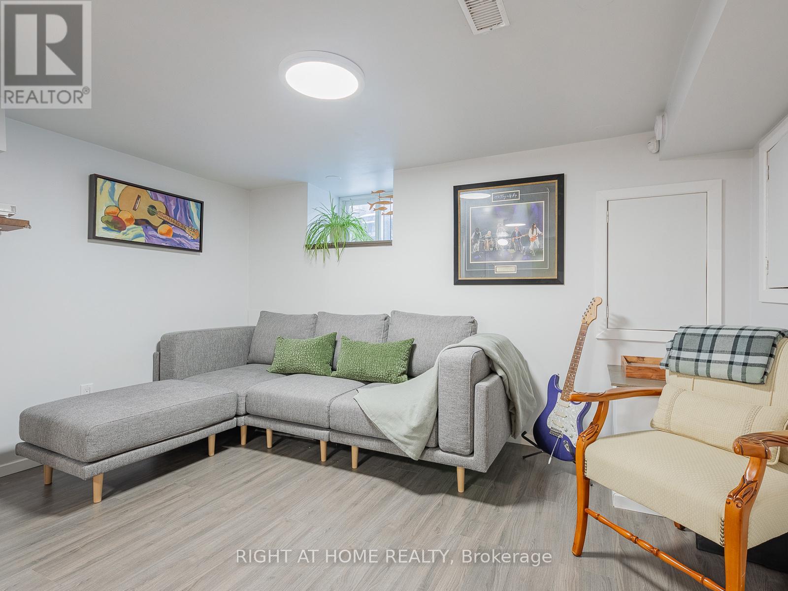 355 Caledonia Road, Toronto, Ontario  M6E 4T7 - Photo 31 - W12817030