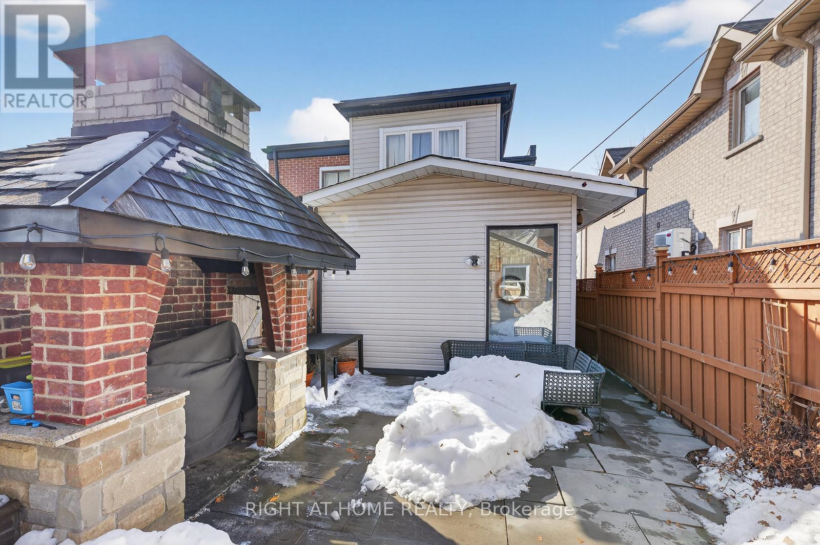 355 Caledonia Road, Toronto, Ontario  M6E 4T7 - Photo 33 - W12817030