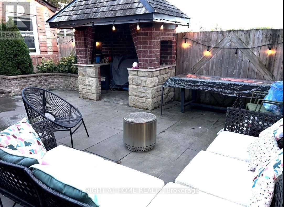 355 Caledonia Road, Toronto, Ontario  M6E 4T7 - Photo 38 - W12817030