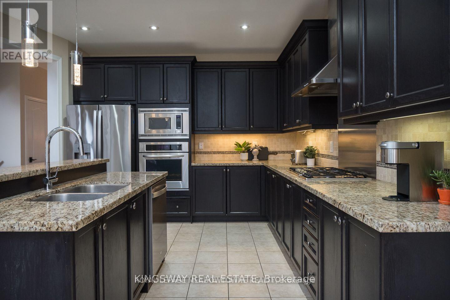 476 Laundon Terrace, Milton, Ontario  L9T 7X9 - Photo 7 - W12817122