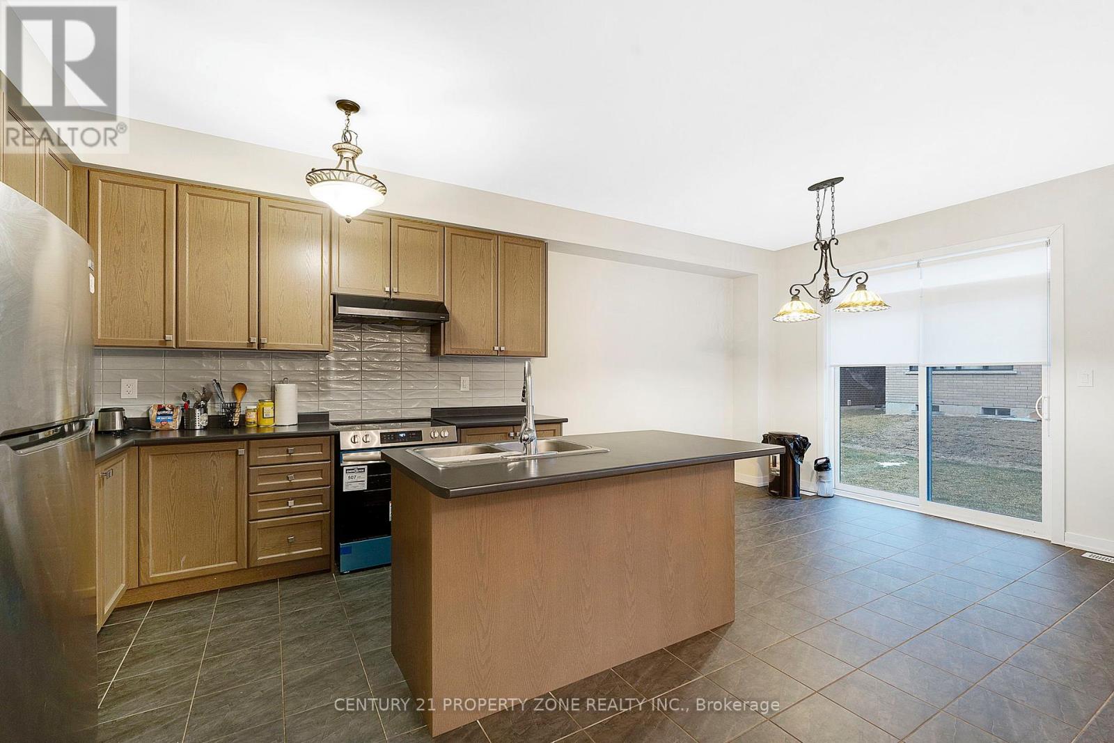 78 Lilac Circle, Haldimand, Ontario  N3W 0H6 - Photo 8 - X12816998