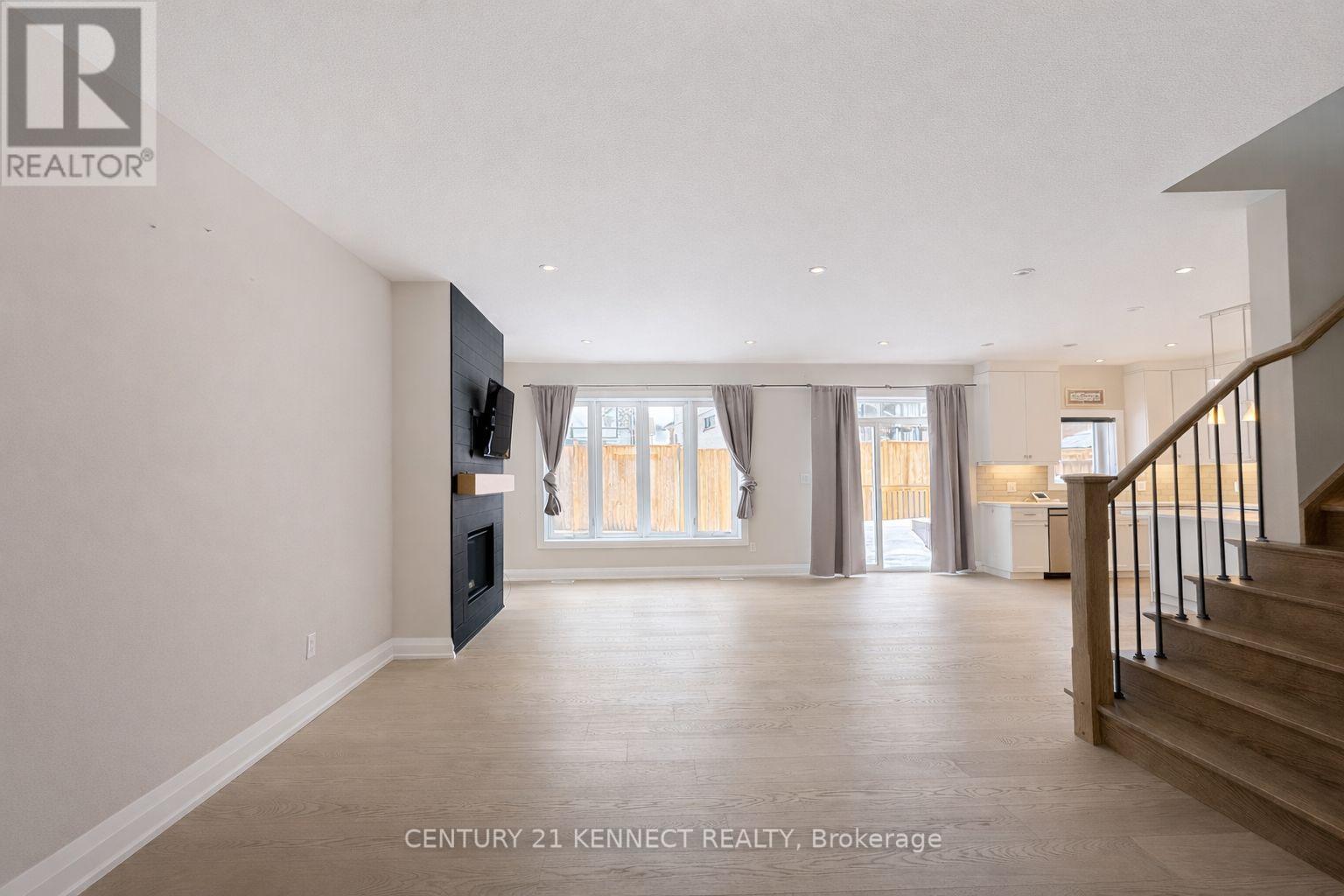 325 Sedgewood Street, Kitchener, Ontario  N2P 0H9 - Photo 3 - X12817064