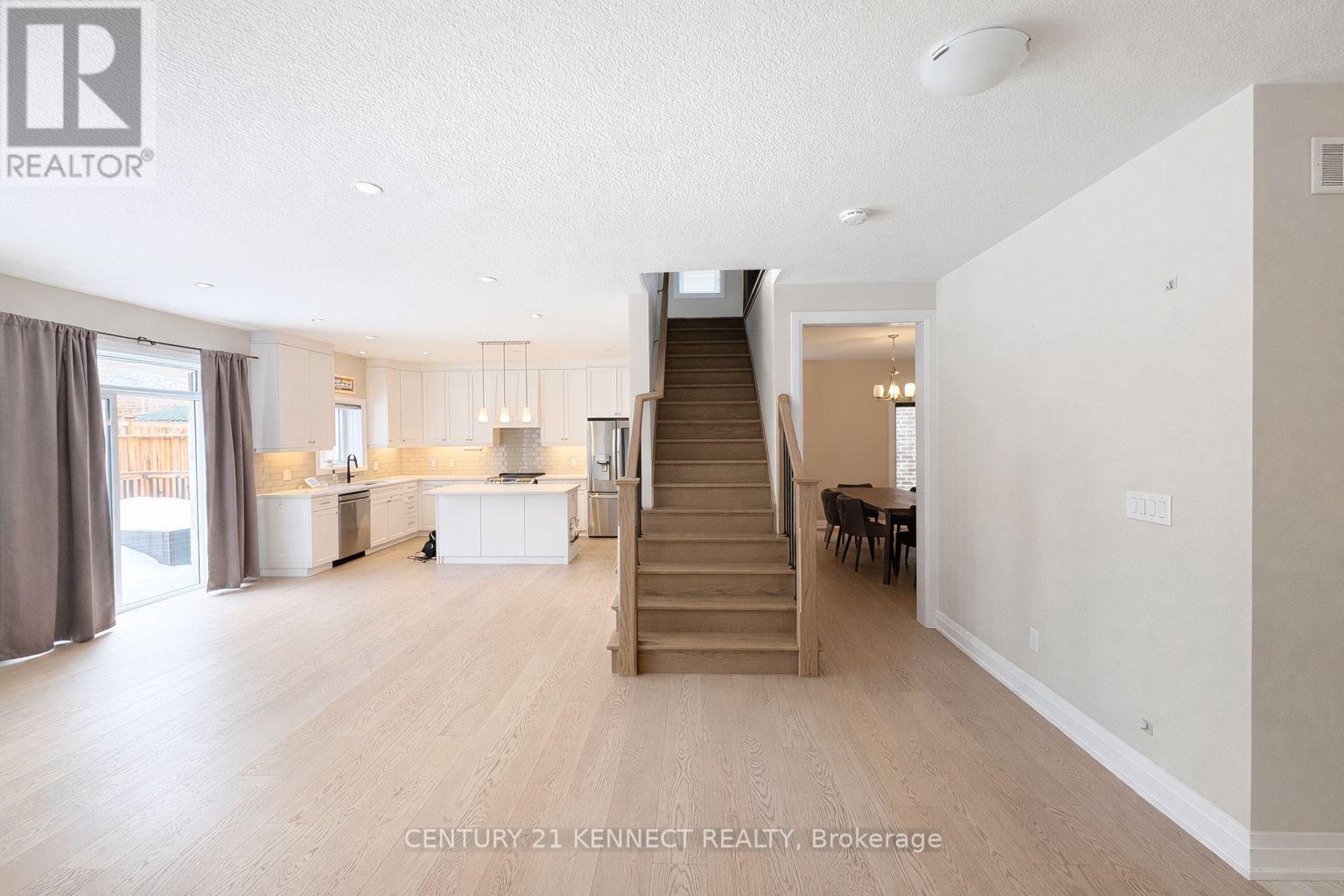 325 Sedgewood Street, Kitchener, Ontario  N2P 0H9 - Photo 5 - X12817064