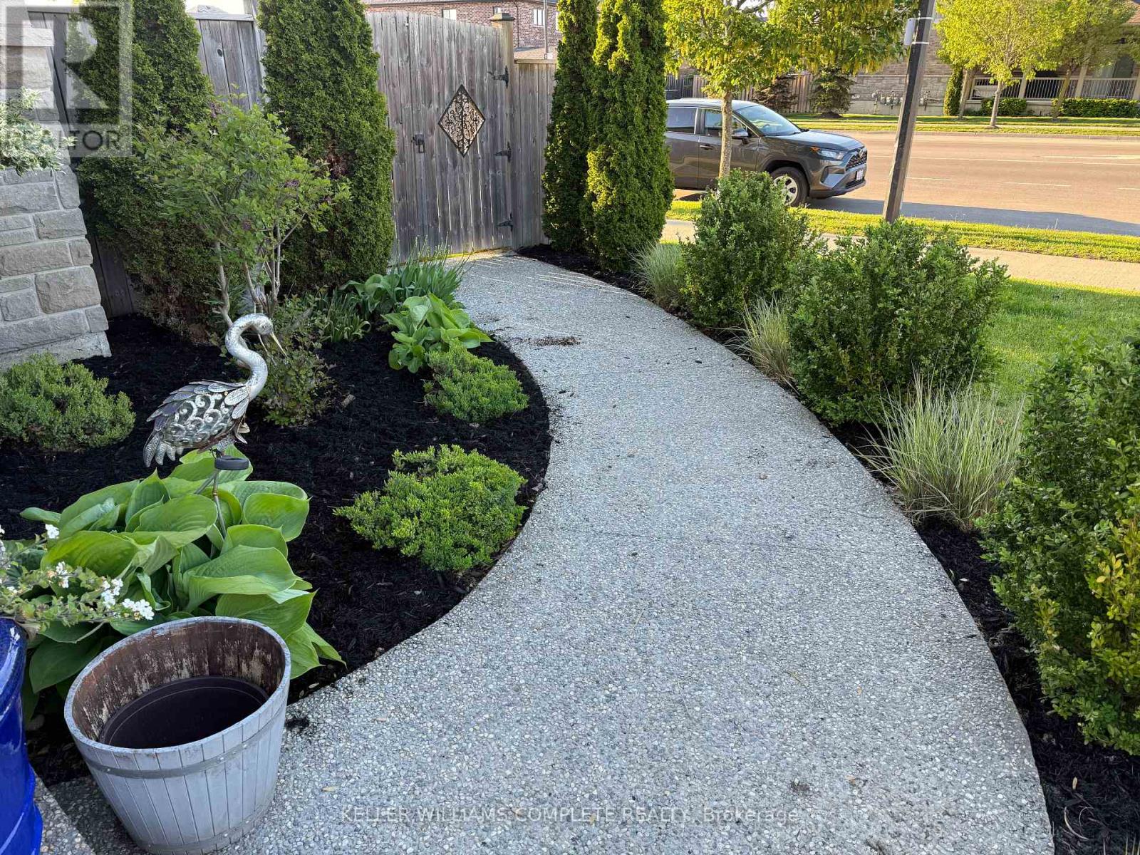 163 Garinger Crescent, Hamilton, Ontario  L0R 1C0 - Photo 38 - X12817076