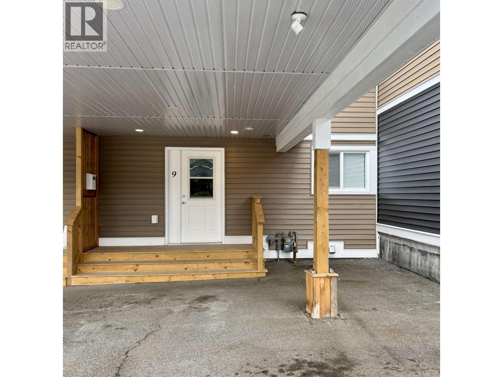 9 1425 Nalabila Boulevard, Kitimat, British Columbia  V8C 1E4 - Photo 2 - R3089964