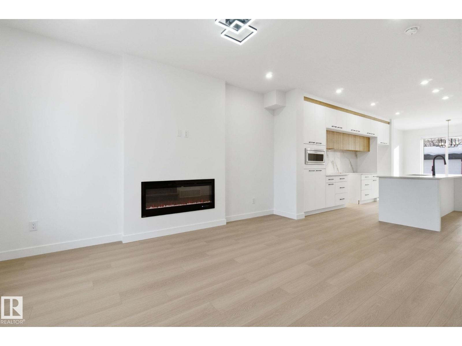 7953 79 Av Nw, Edmonton, Alberta  T6C 0P7 - Photo 7 - E4473730