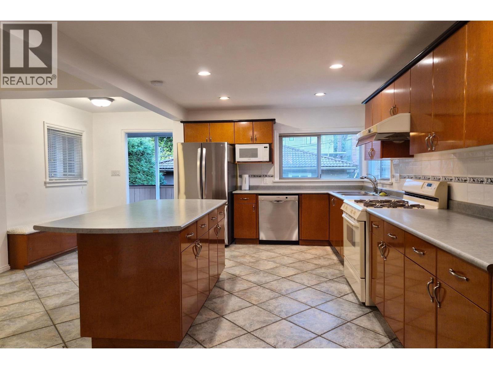 1467 W 58th Avenue, Vancouver, British Columbia  V6P 1W4 - Photo 5 - R3040106