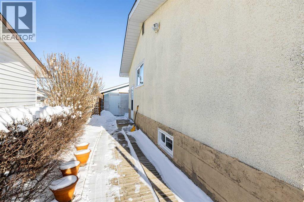 11 Oxbow Street Nw, Red Deer, Alberta  T4N 5C3 - Photo 24 - A2287549