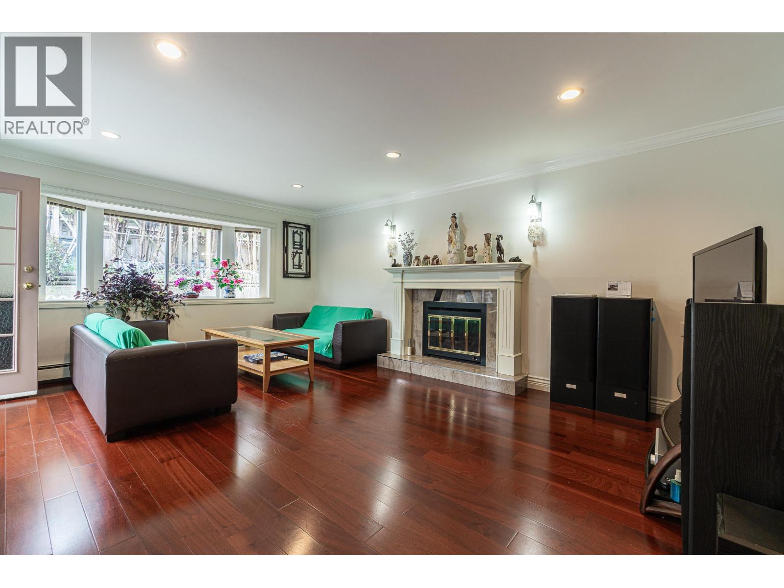 6169 Lochdale Street, Burnaby, British Columbia  V5B 2M6 - Photo 12 - R3092879