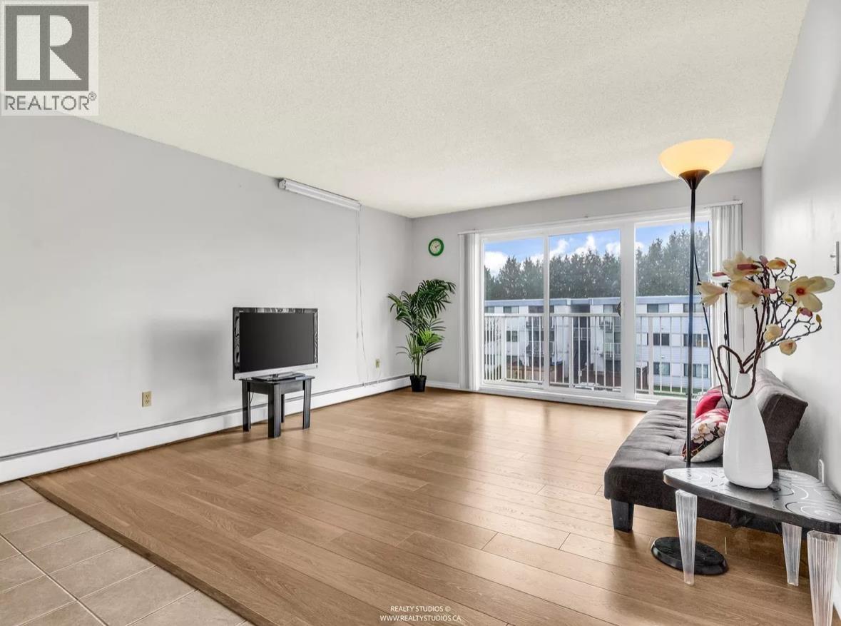 305 7180 Lindsay Road, Richmond, British Columbia  V7C 3M6 - Photo 2 - R3092852