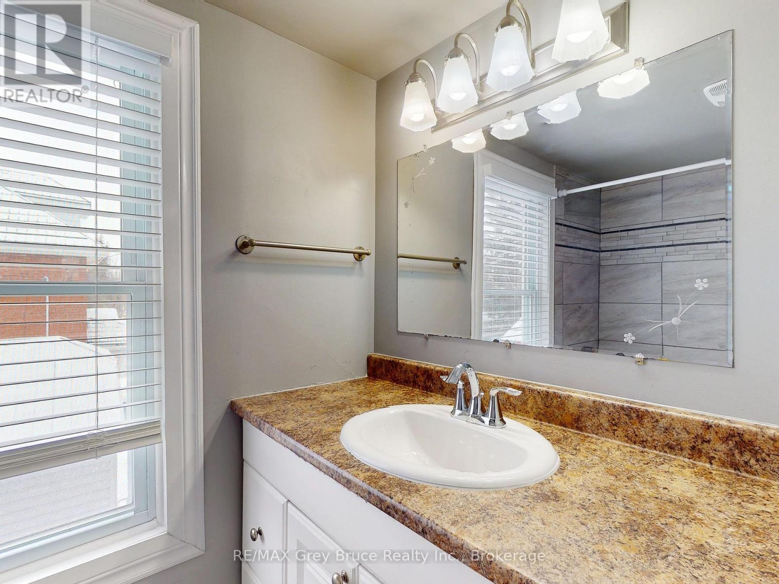 690 8th Street E, Owen Sound, Ontario  N4K 1L8 - Photo 21 - X12817154