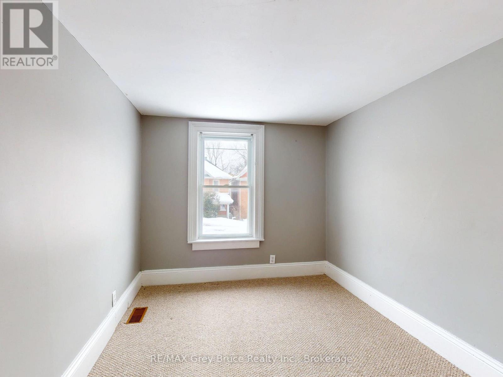 690 8th Street E, Owen Sound, Ontario  N4K 1L8 - Photo 25 - X12817154