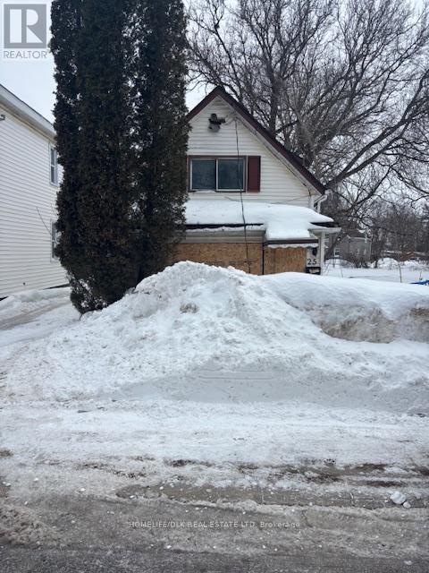 25 Montague Street, Smiths Falls, Ontario  K7A 2M2 - Photo 1 - X12817168