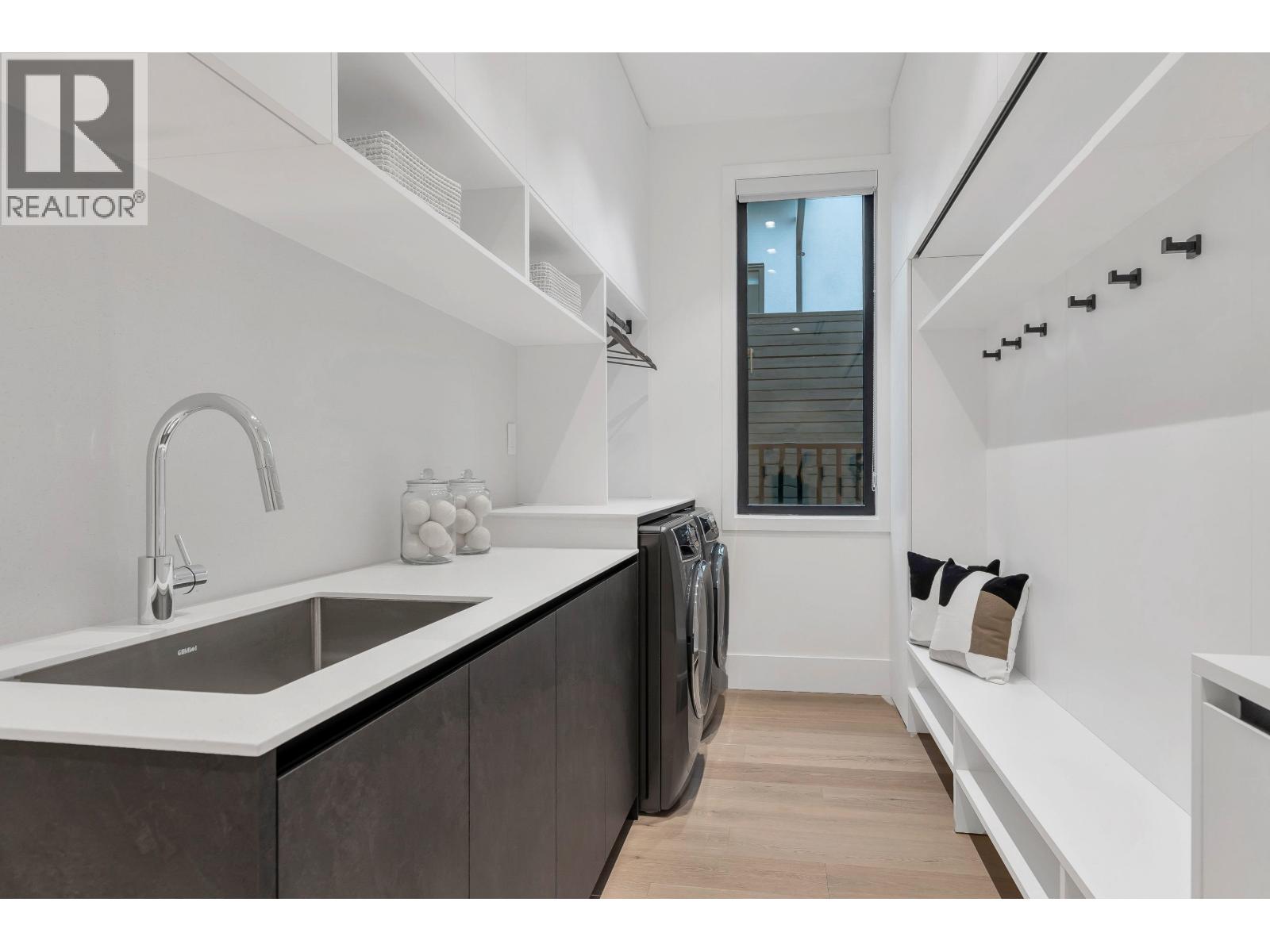 922 Wentworth Avenue, North Vancouver, British Columbia  V7R 1R7 - Photo 17 - R3091754