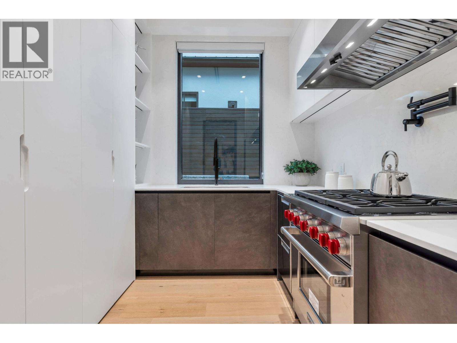 922 Wentworth Avenue, North Vancouver, British Columbia  V7R 1R7 - Photo 16 - R3091754