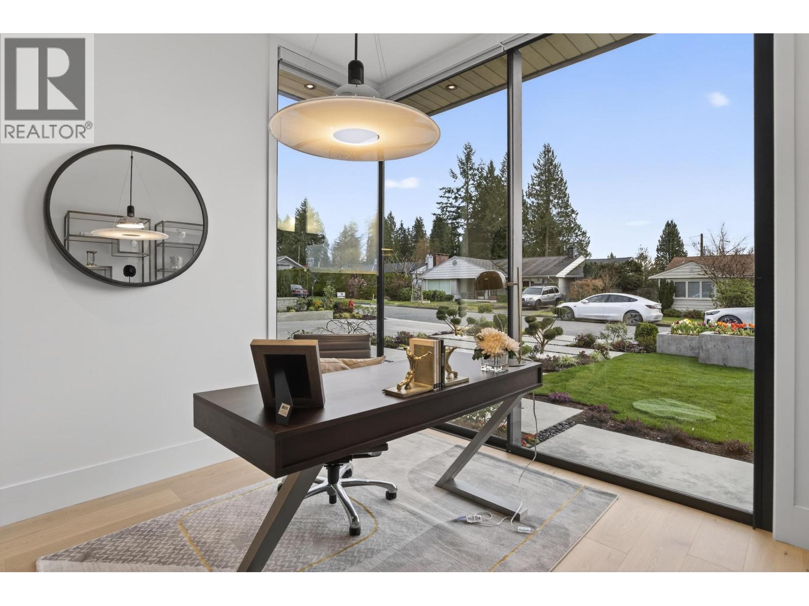 922 Wentworth Avenue, North Vancouver, British Columbia  V7R 1R7 - Photo 9 - R3091754