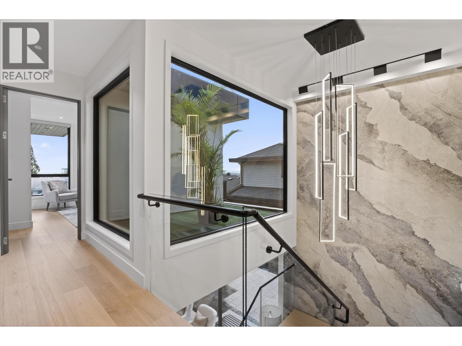 922 Wentworth Avenue, North Vancouver, British Columbia  V7R 1R7 - Photo 18 - R3091754