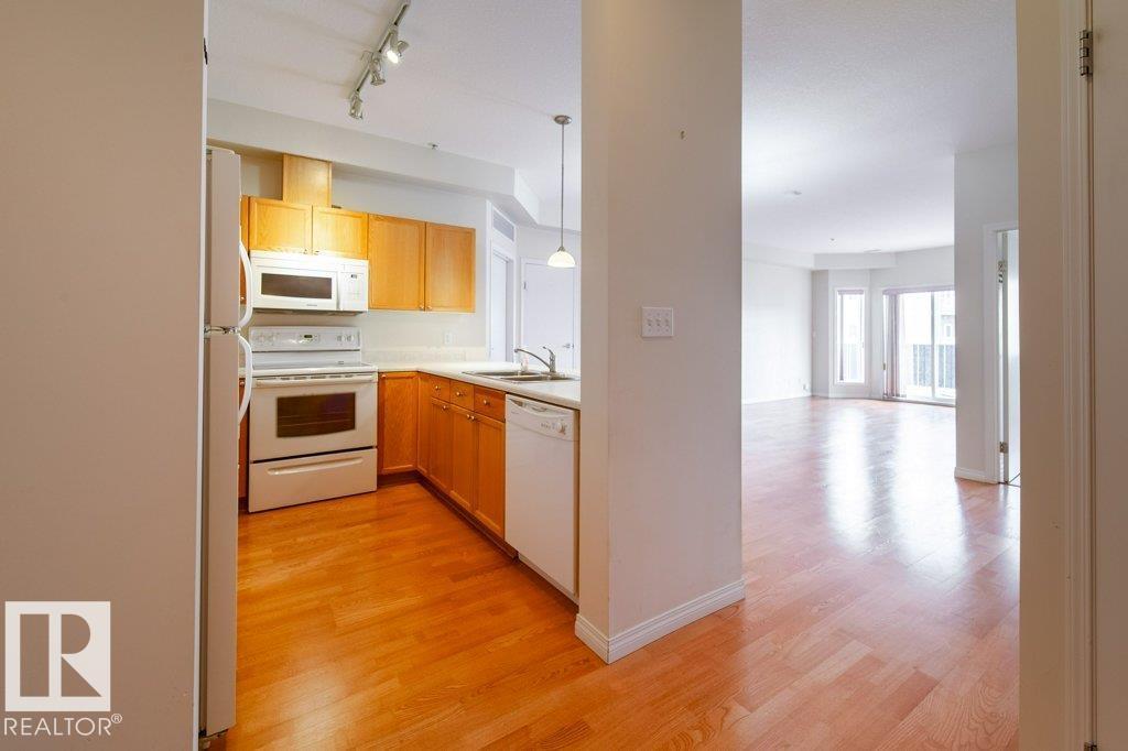 #303 4304 139 Av Nw, Edmonton, Alberta  T5Y 0H6 - Photo 5 - E4474714