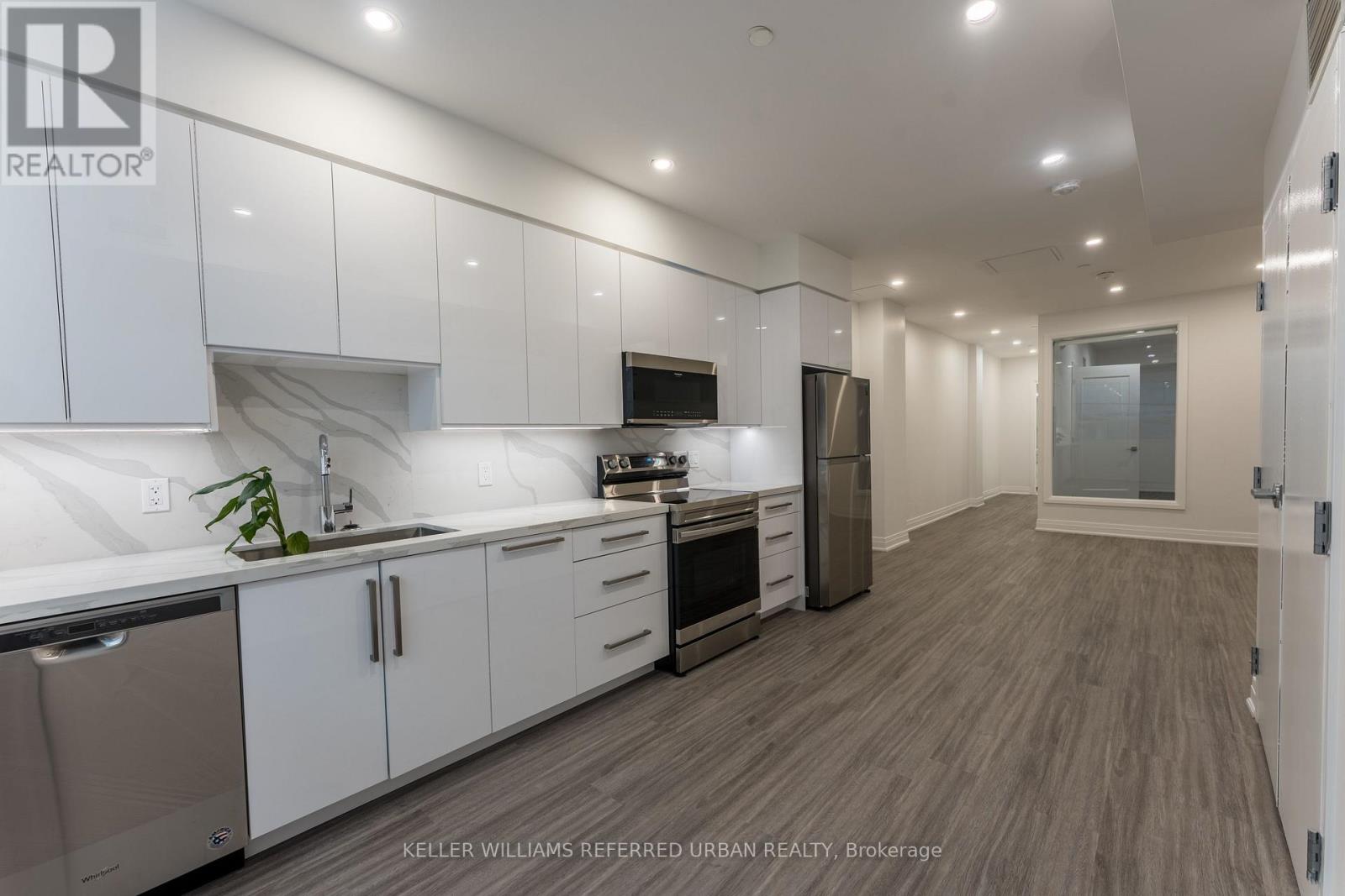 201 - 475 QUEEN STREET W, Toronto, Ontario