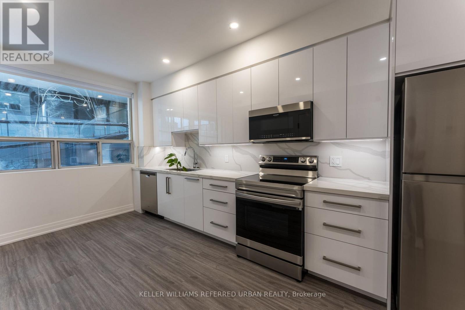 201 - 475 Queen Street W, Toronto, Ontario  M5V 2A9 - Photo 2 - C12817158