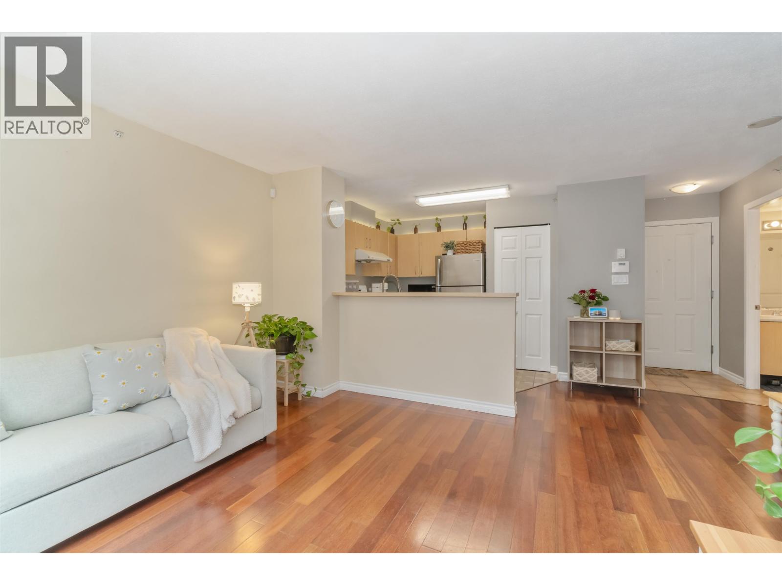 110 3588 Crowley Drive, Vancouver, British Columbia  V5R 6H3 - Photo 10 - R3092202