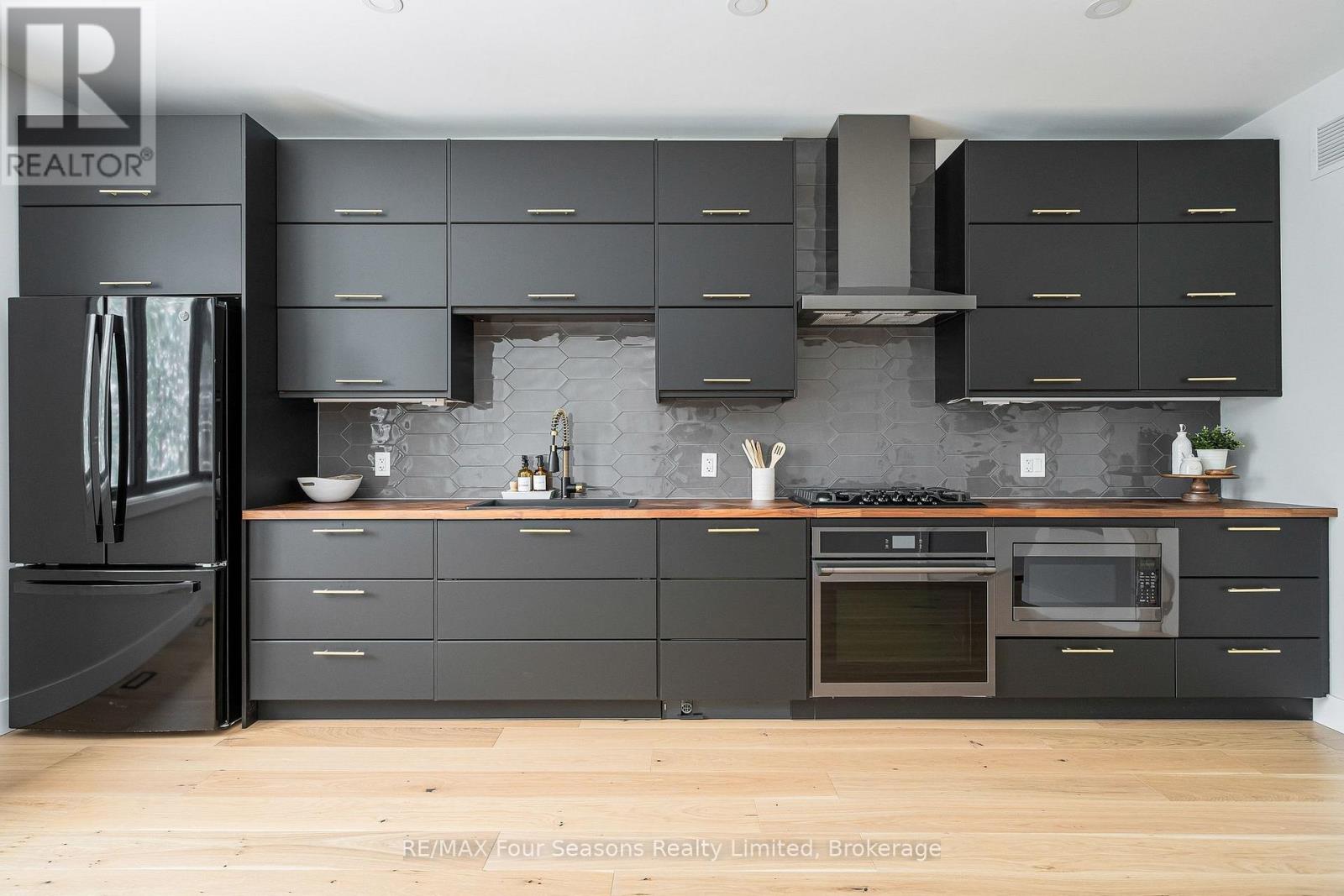 131 Chamonix Crescent, Blue Mountains, Ontario  L9Y 0S7 - Photo 33 - X12804762