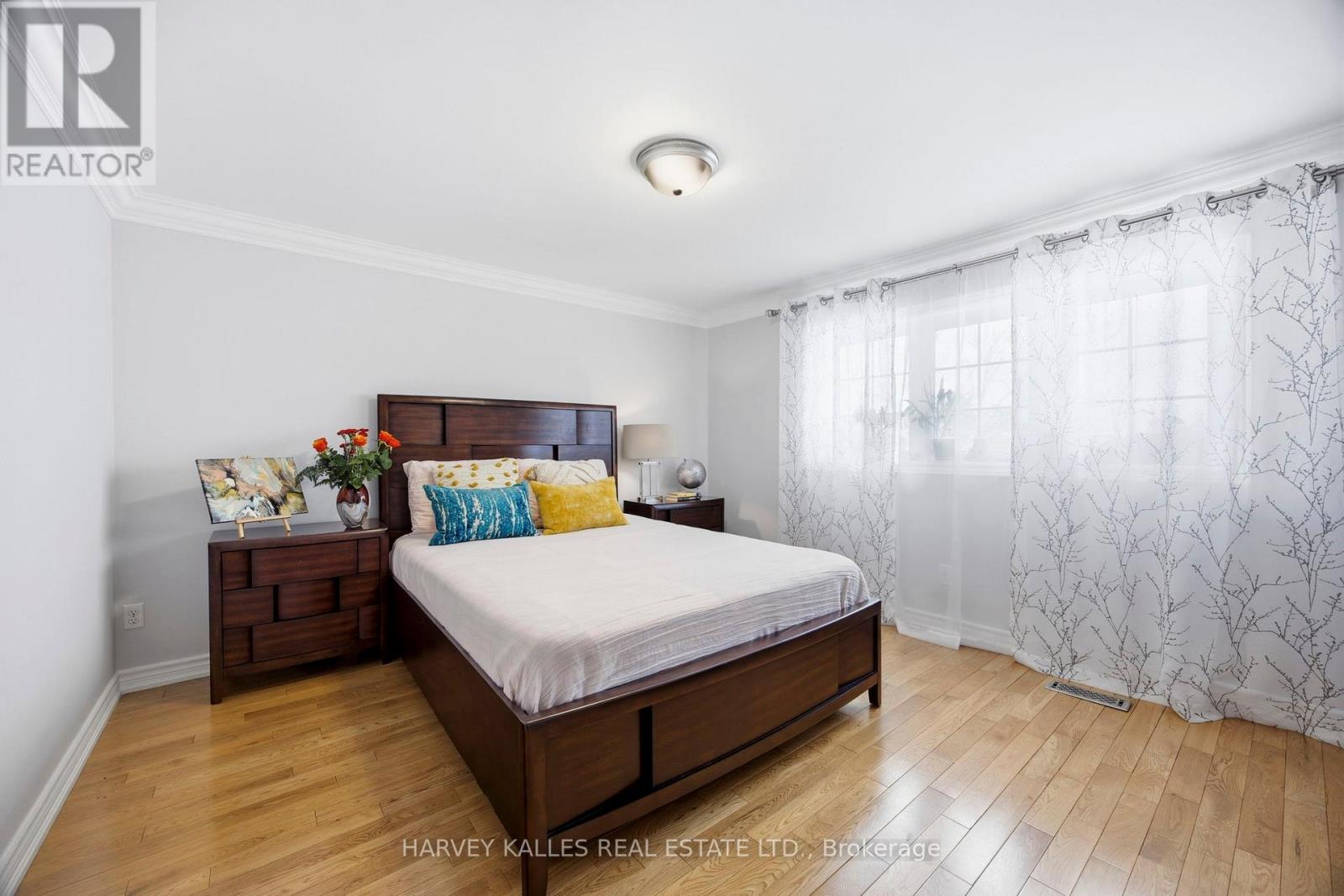 682 Willowbank Trail, Mississauga, Ontario  L4W 3L8 - Photo 29 - W12815034