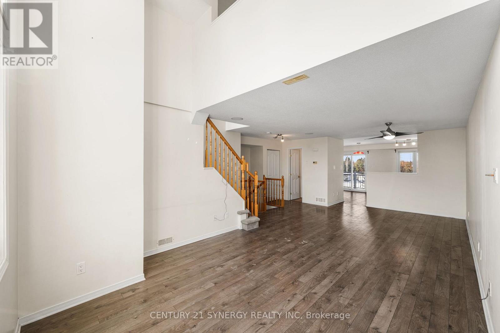 4 - 280 Tivoli Private, Ottawa, Ontario  K2E 0A6 - Photo 4 - X12803418