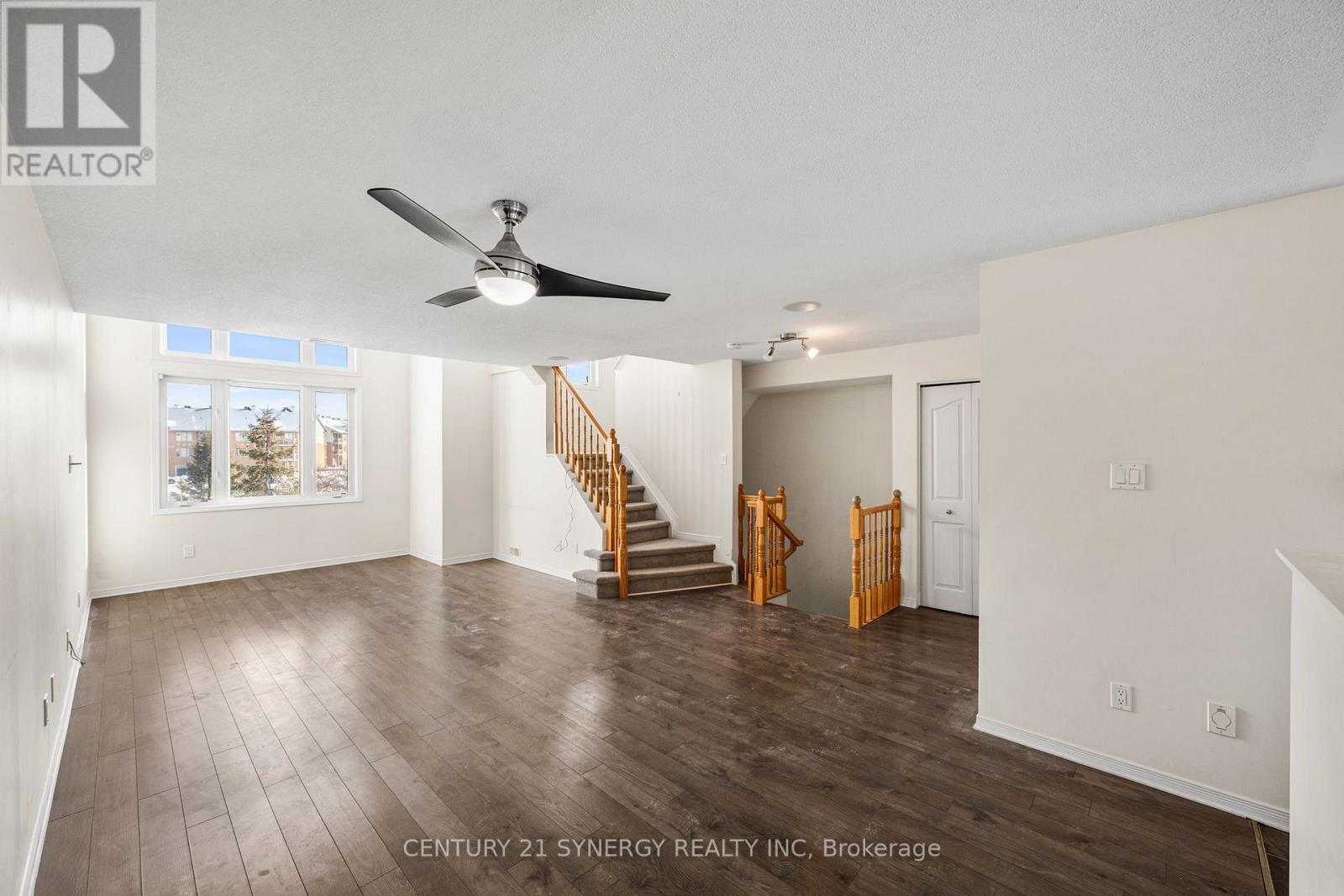 4 - 280 Tivoli Private, Ottawa, Ontario  K2E 0A6 - Photo 2 - X12803418