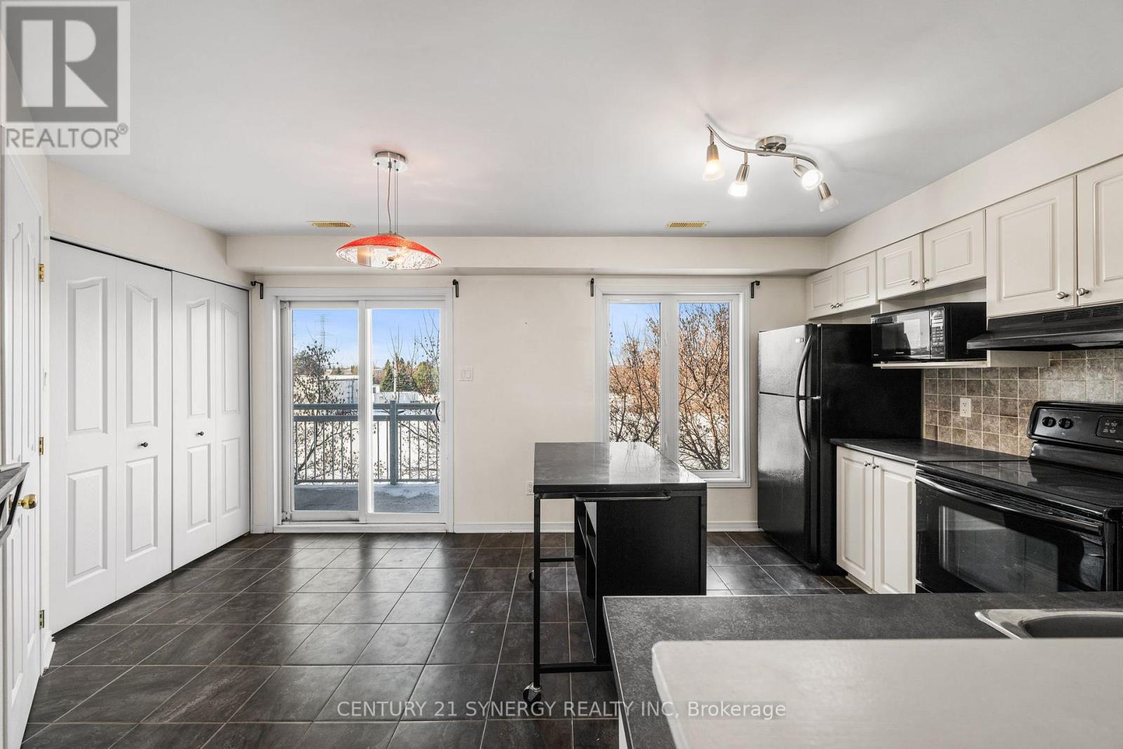 4 - 280 Tivoli Private, Ottawa, Ontario  K2E 0A6 - Photo 6 - X12803418